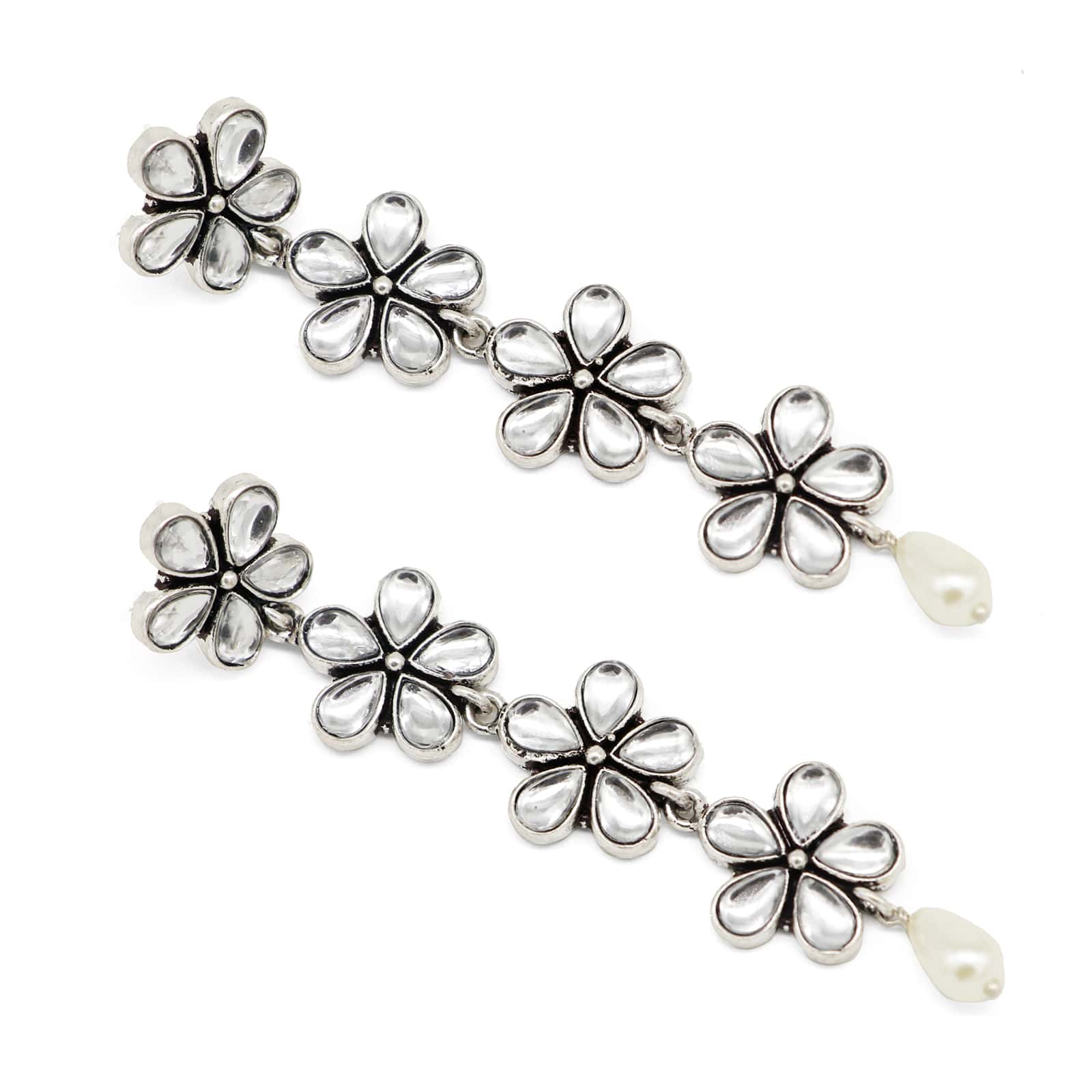 Aathavi Floral Polki Silver Oxidized Earrings - Image 4