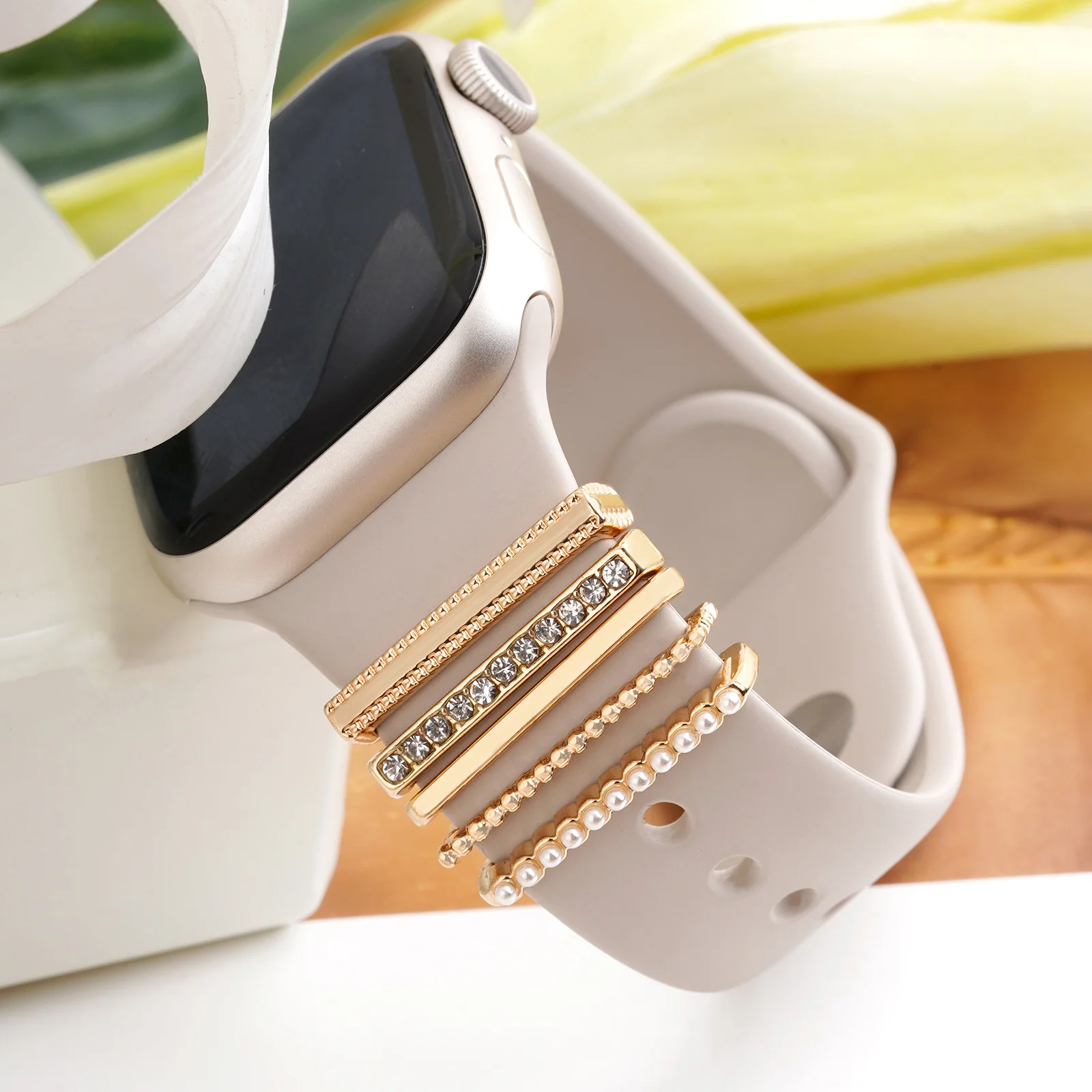 Dream Glow Gold Ring Watch Charm