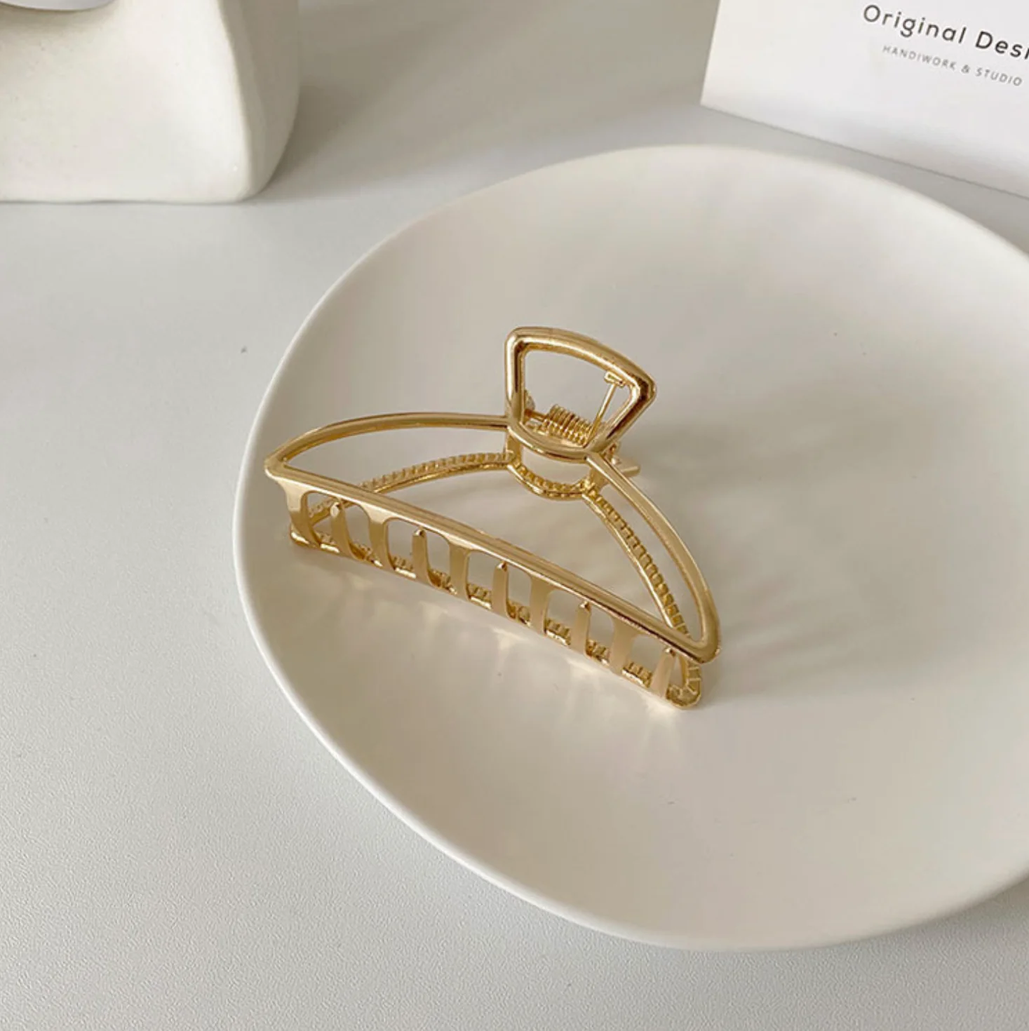 Eros Metallic Claw Hair Clip