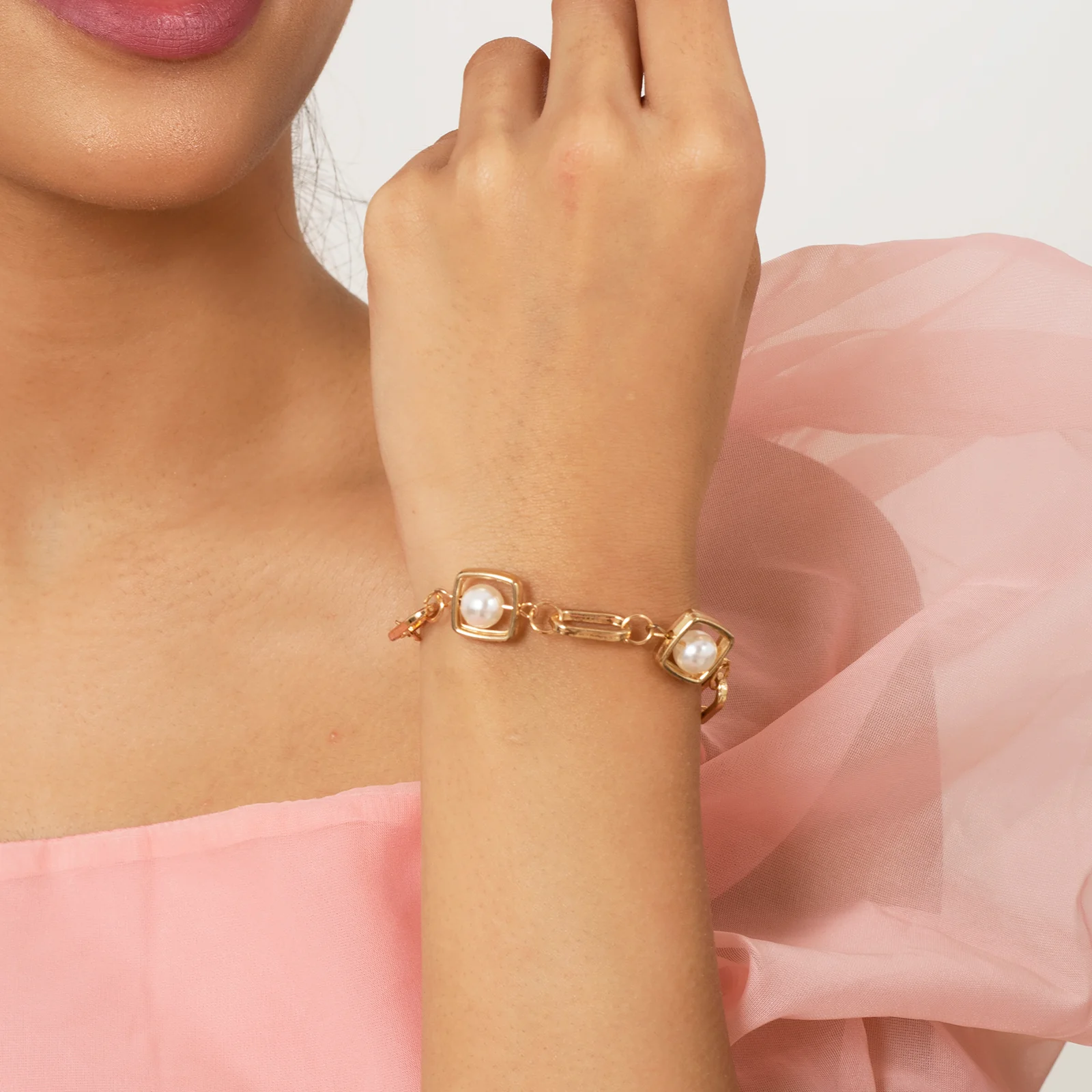Bewitched Golden Pearl Linked Bracelet