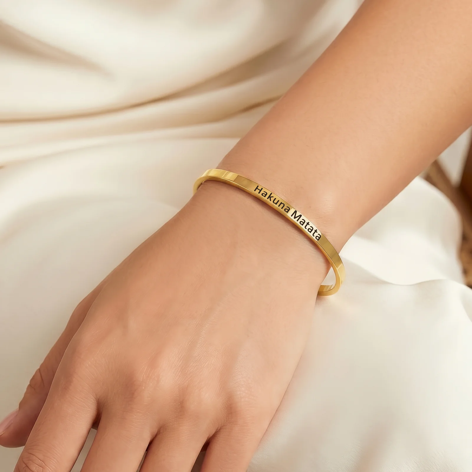 Hakuna Matata Gold Mantra Band - Image 2