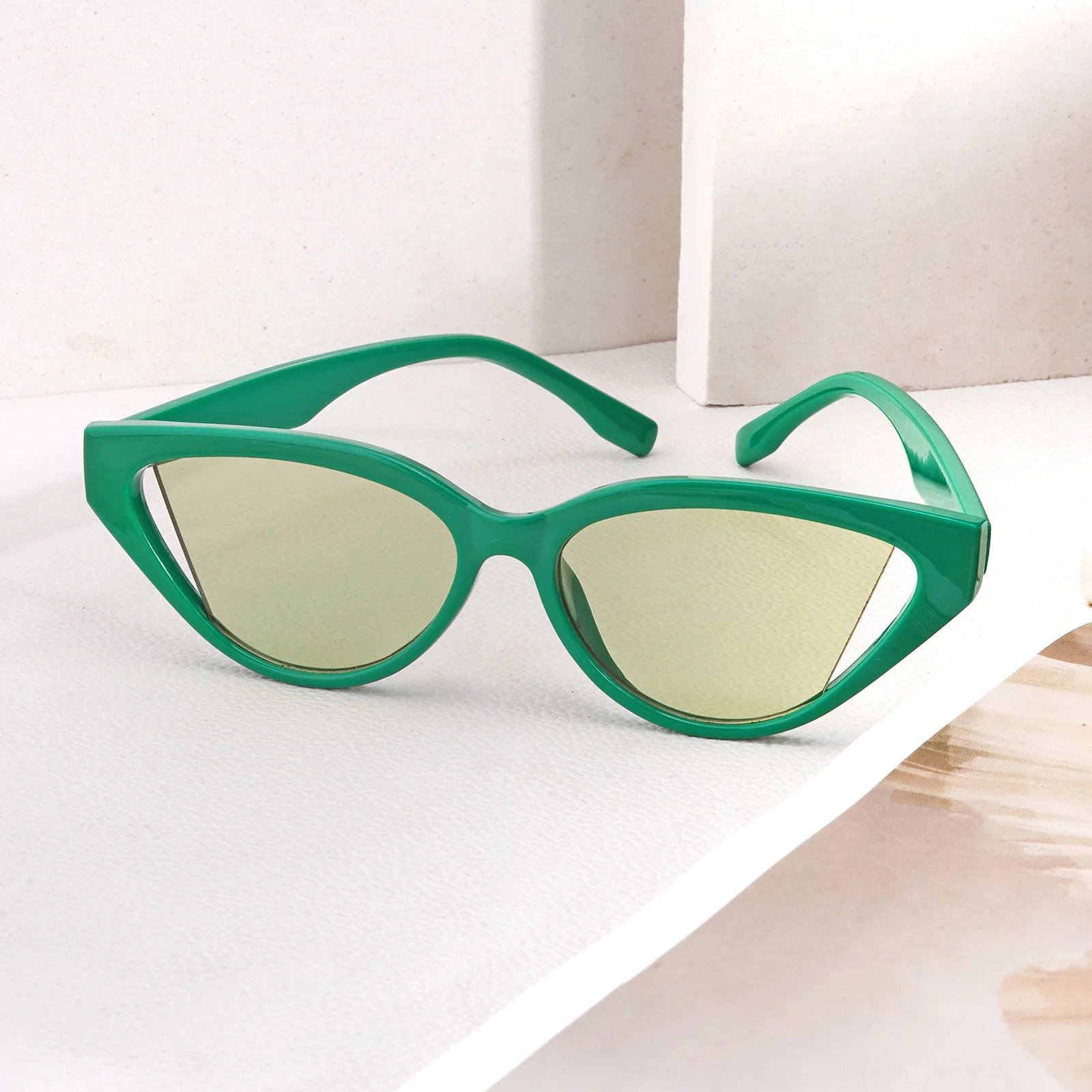 Italiaa Green Cat Eye Sunglasses