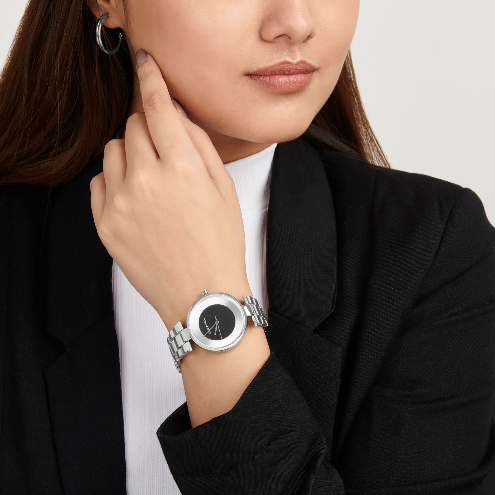 Liora Black Medium Dial Silver Linked Chain Strap Women's Watch - Image 2