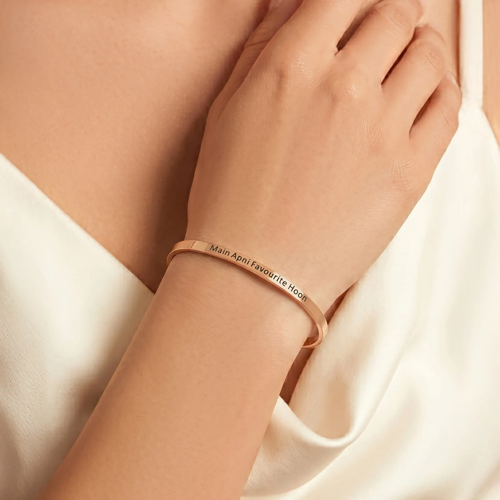 Main Apni Favourite Hoon Rose Gold Mantra Band - Image 2