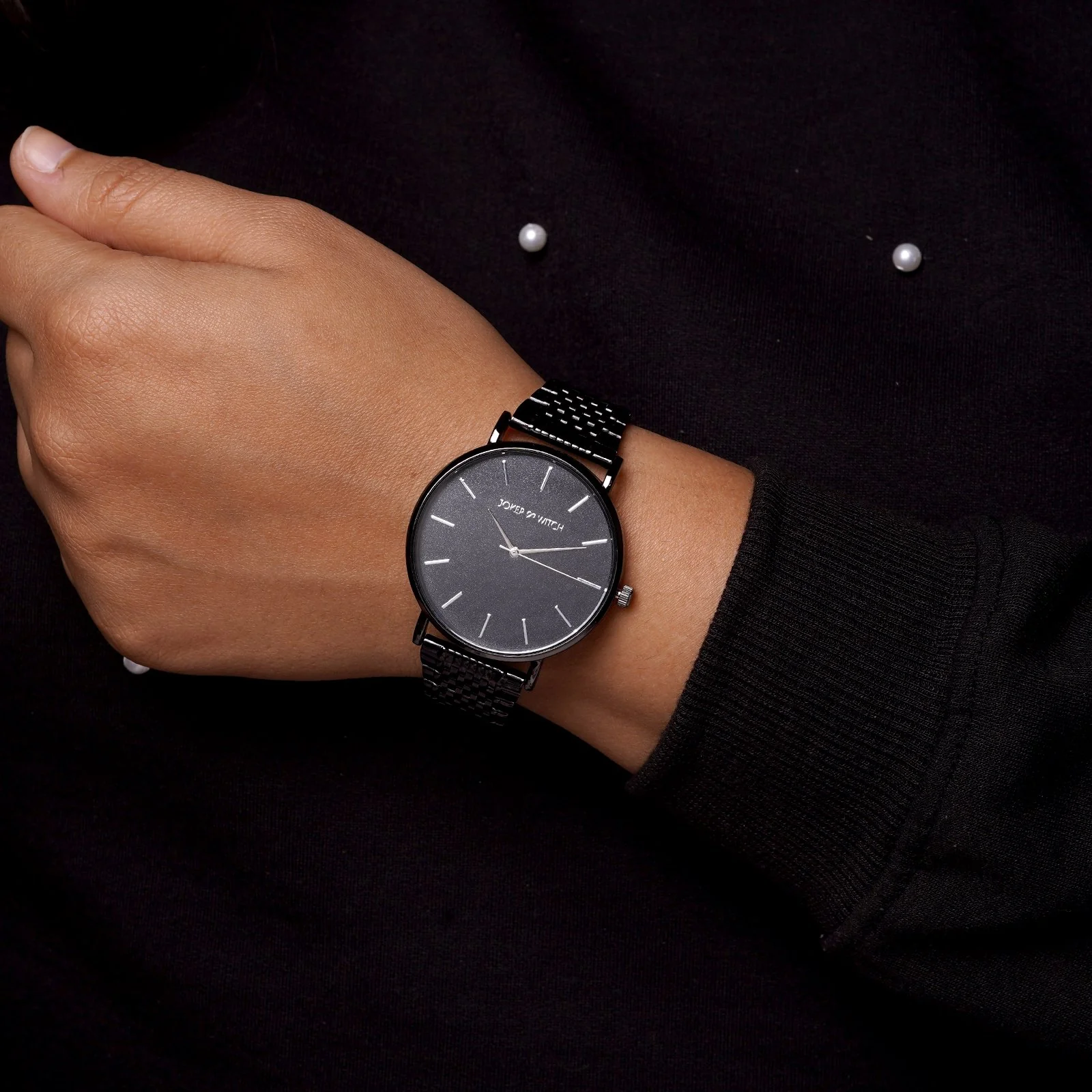 Signature Black Large Dial Linked Chain Strap Women's Watch - Image 2