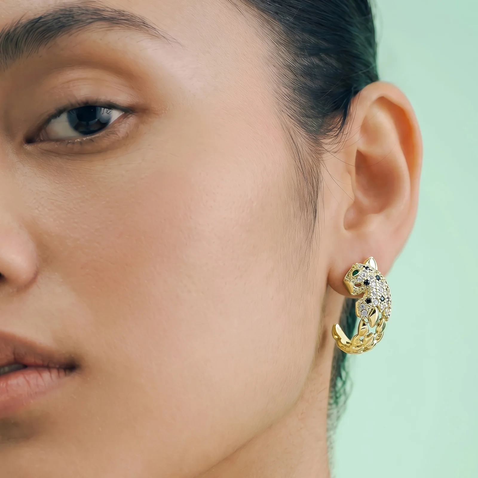 Nereia Gold sea-horse Earrings - Image 2
