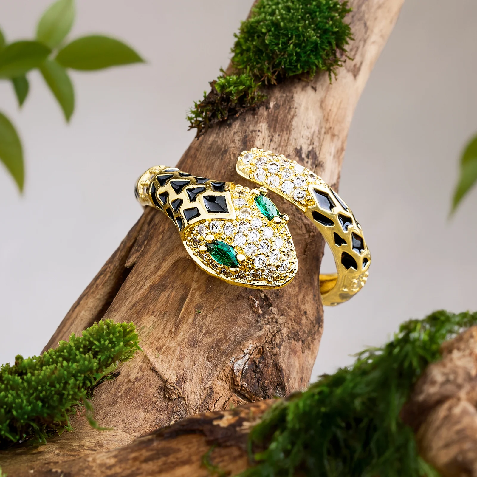 Orozo Gold & Black Snake Ring