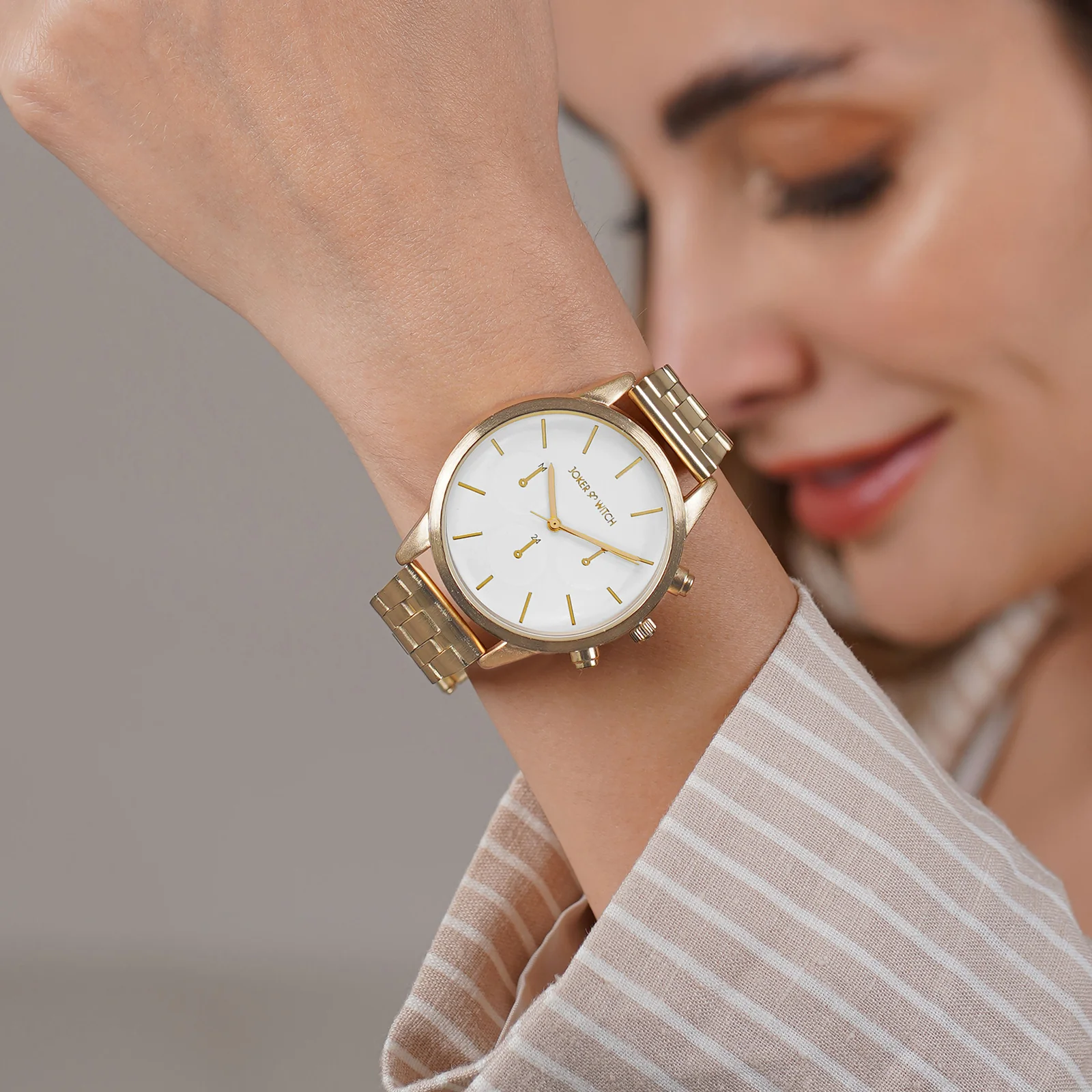 Prague White Large Dial Gold Linked Chain Strap Women's Watch