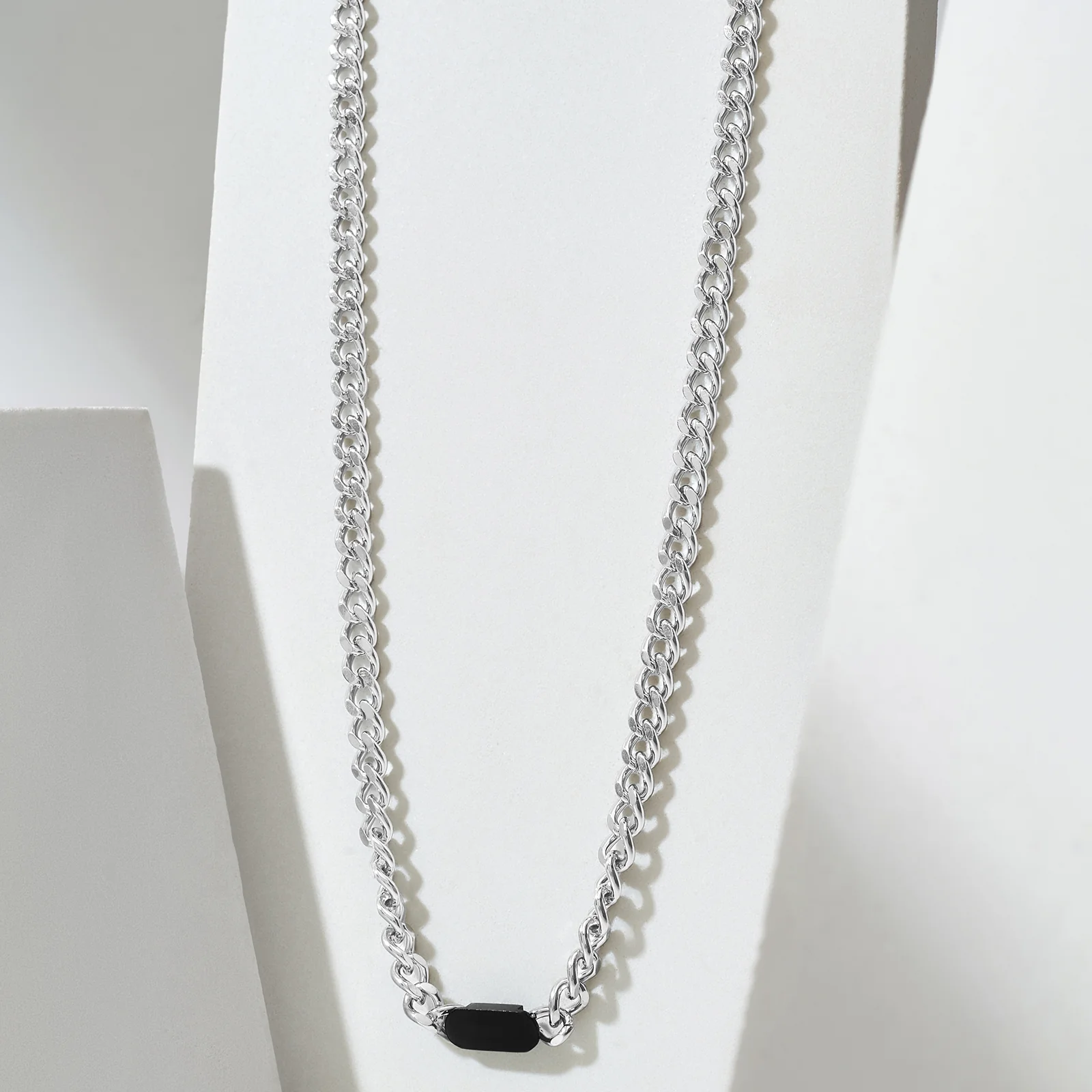 Ravorn Silver & Black Men's Necklace - Image 2