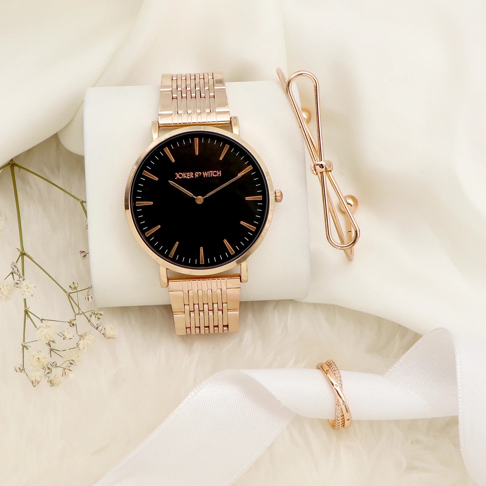 Rose Gold Fiesta Love Triangle