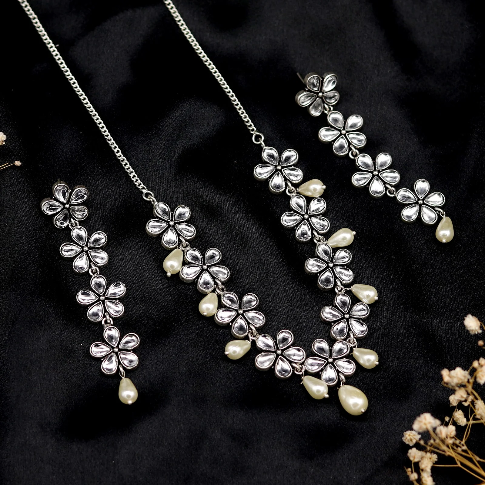 Saadhvi Silver Oxidised polki Necklace Set