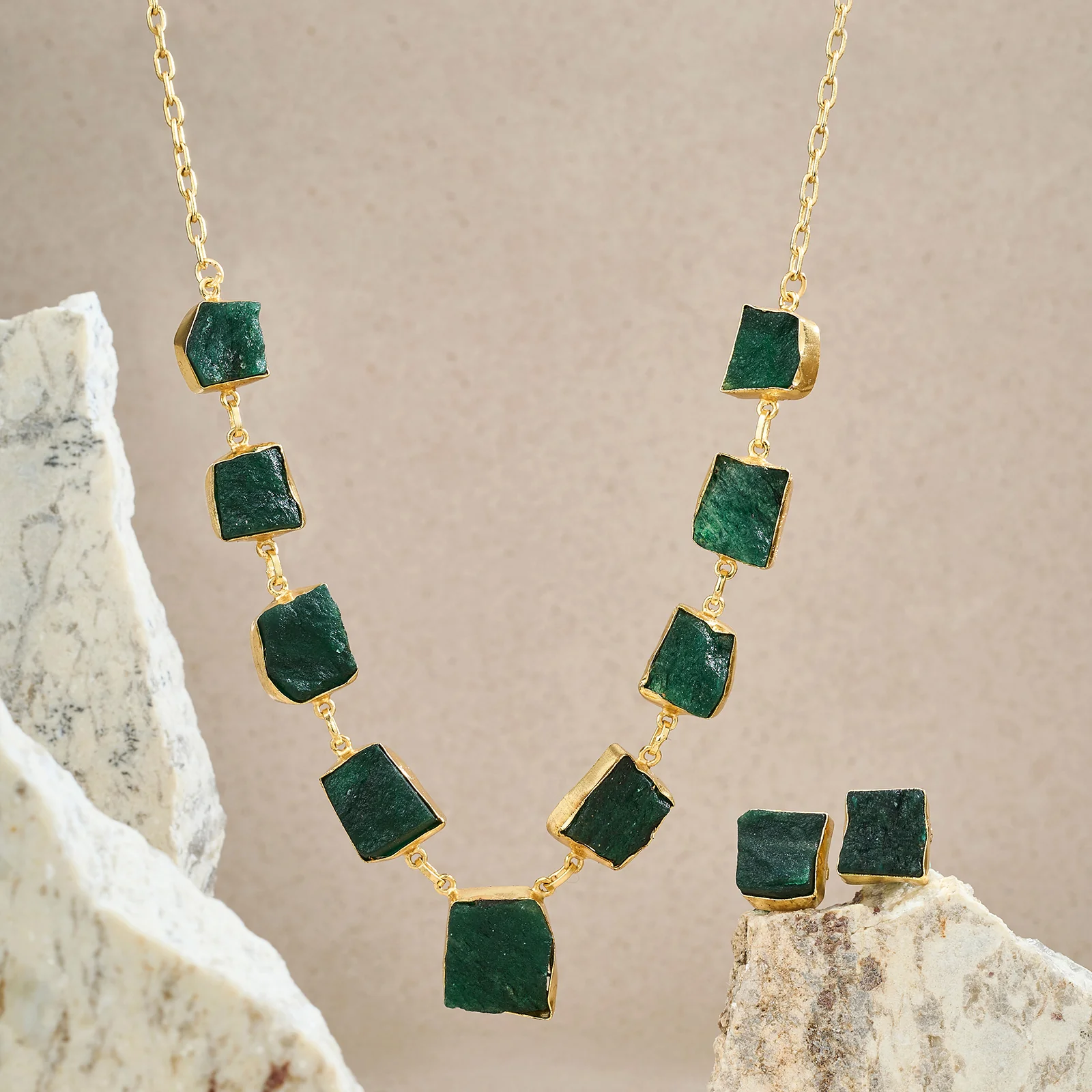 Soléa Dark Green Natural Stone Royal Necklace Set - Image 2