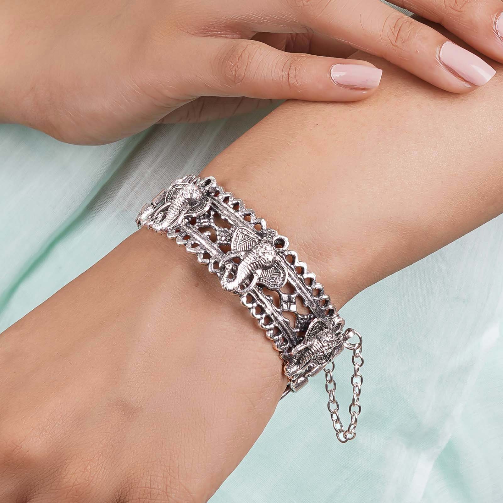 Teejh Getanjaali Silver Oxidised Bracelet - Image 2
