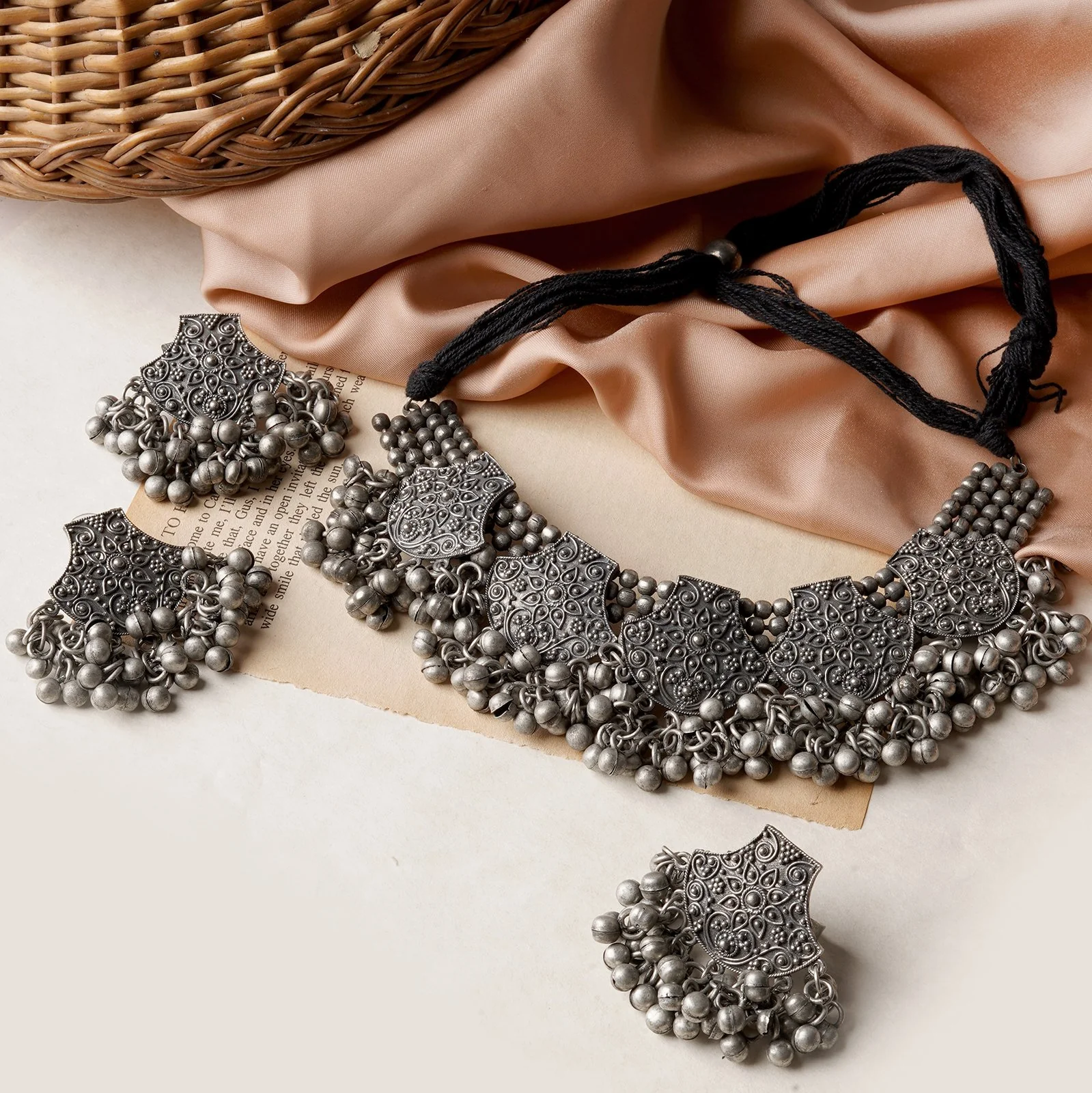 Teejh Jiera Choker Necklace Set