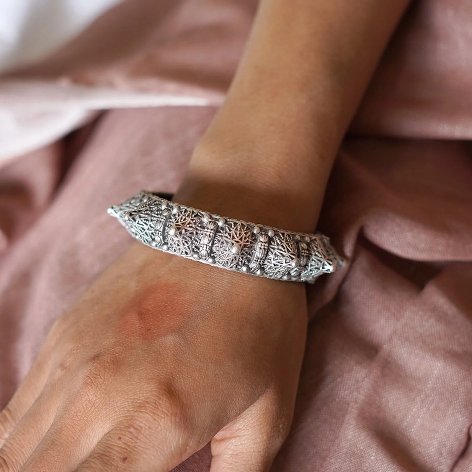 Teejh Pahal Silver Oxidised Bangle - Image 2