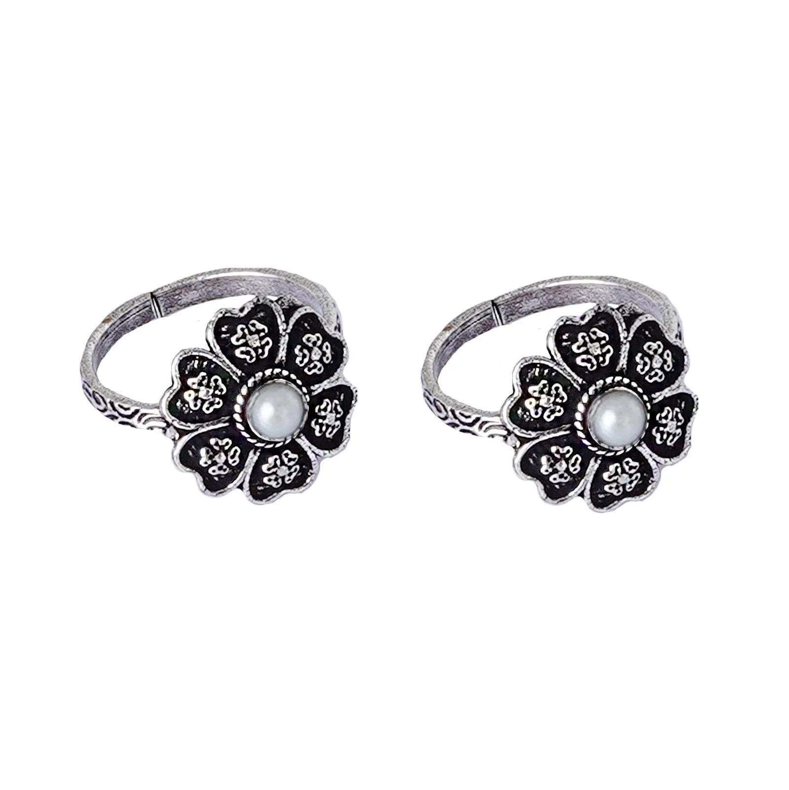 Teejh Ruhi White Stone Silver Oxidised Toe Rings - Image 6