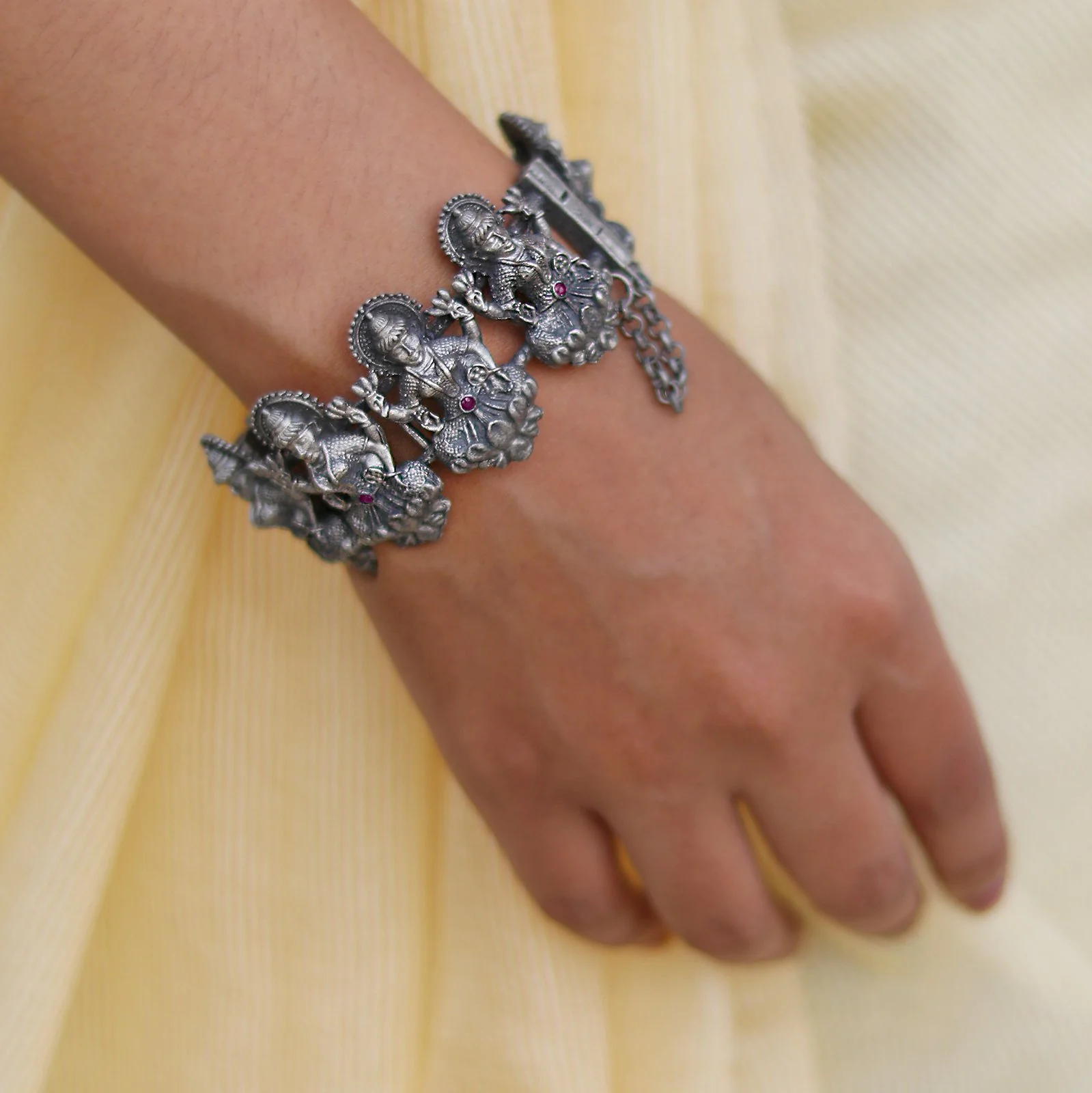 Teejh Sudha Red Stone Silver Oxidised Bangle