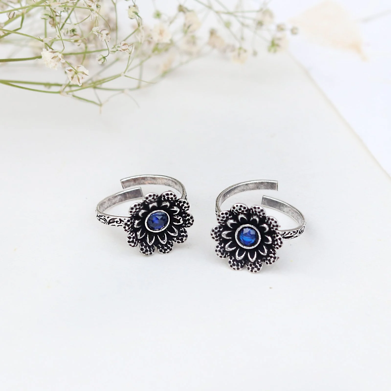 Teejh Tishya Dark Blue Stone Silver Oxidised Toe Rings