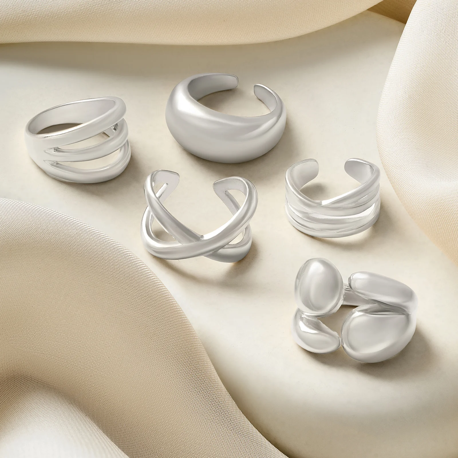 Torika Molten Pearl Set of 5 Silver Rings - Image 2