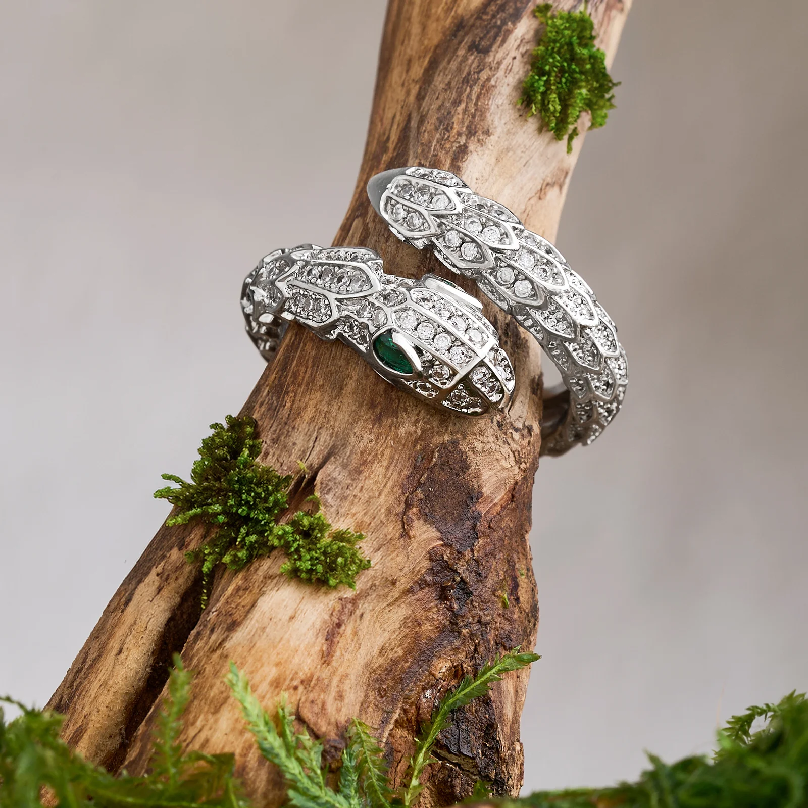 Venomé Gold Snake Ring - Image 2